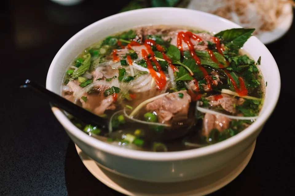 Sân ngoài trời buổi tối